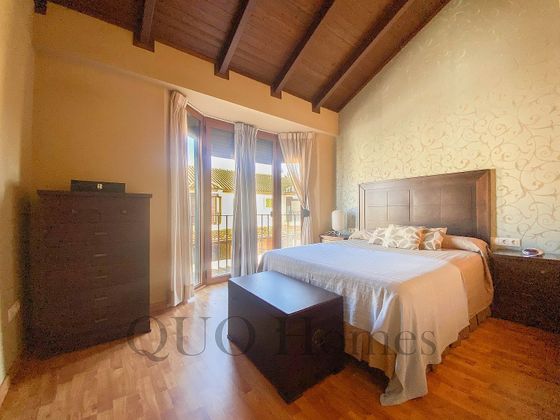 Foto 2 de Casa adosada en venta en Este-Delicias de 3 habitaciones con piscina y garaje