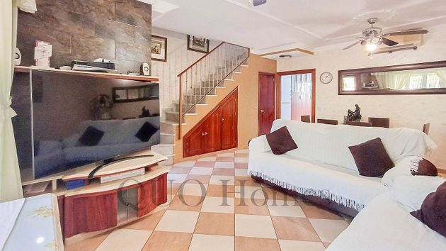 Foto 2 de Casa en venda a Noreste-Granja de 3 habitacions amb aire acondicionat