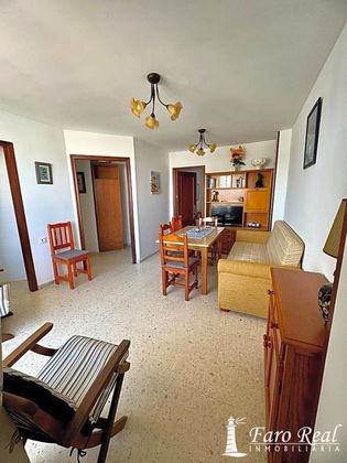 Foto 2 de Pis en lloguer a V Centenario-Piletas-Capuchinos de 2 habitacions amb terrassa i mobles