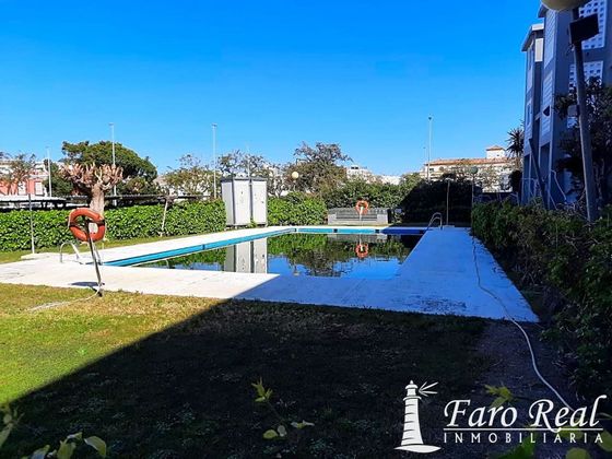 Foto 1 de Pis en lloguer a Las Palmeras-Dehesilla de 2 habitacions amb terrassa i piscina