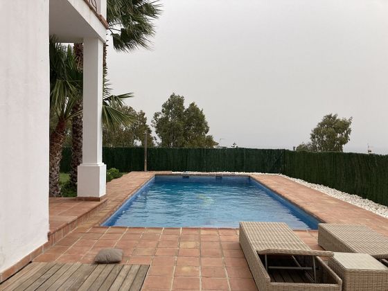 Foto 1 de Xalet en lloguer a Chullera de 4 habitacions amb terrassa i piscina