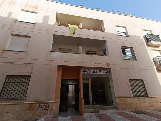 Foto 2 de Pis en venda a calle Los Olivos de 2 habitacions amb terrassa i balcó