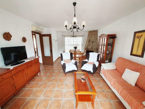 Foto 2 de Casa adossada en venda a Benalup-Casas Viejas de 3 habitacions amb terrassa i piscina