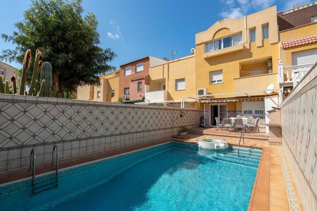 Foto 1 de Casa en venta en Nueva Almería - Cortijo Grande - Vega de Acá de 6 habitaciones con terraza y piscina