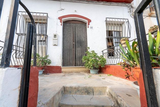 Foto 1 de Casa en venda a avenida De Las Alpujarras de 8 habitacions amb terrassa i garatge