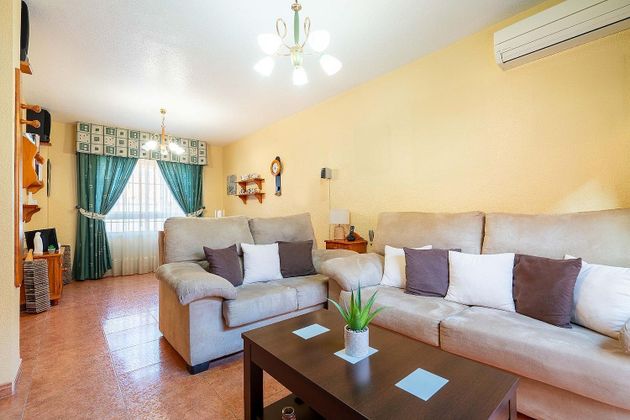 Foto 2 de Xalet en venda a Huércal de Almería de 4 habitacions amb terrassa i aire acondicionat