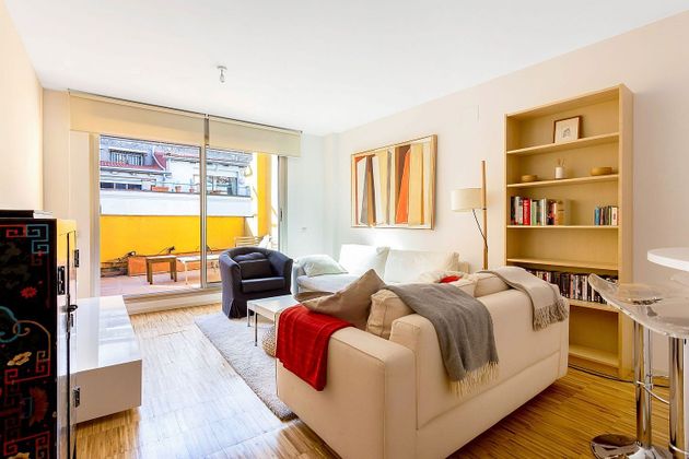 Foto 1 de Àtic en venda a Universidad - Malasaña de 2 habitacions amb terrassa i garatge