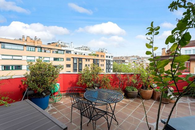 Foto 1 de Àtic en venda a calle Del Comercio de 2 habitacions amb terrassa i piscina