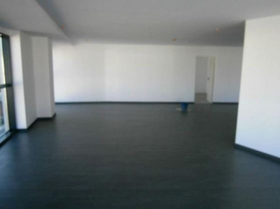 Foto 2 de Oficina en venda a Zona Centro de 225 m²
