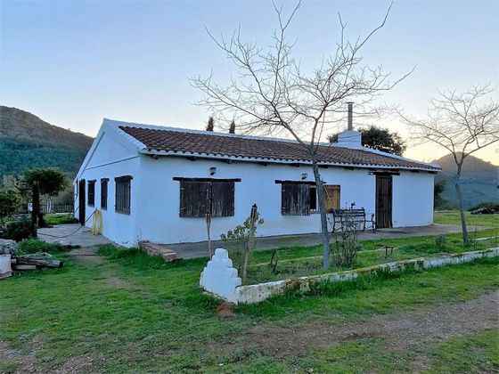 Foto 2 de Casa rural en venta en Almadén de 2 habitaciones con piscina y jardín