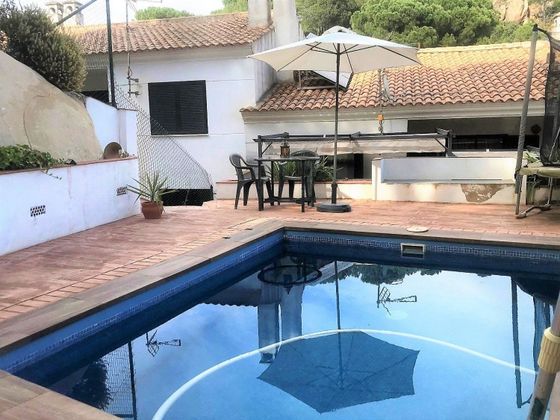Foto 2 de Chalet en venta en Santa Maria de Trassierra de 3 habitaciones con terraza y piscina