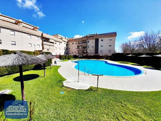 Foto 1 de Pis en venda a Este-Delicias de 3 habitacions amb piscina i garatge