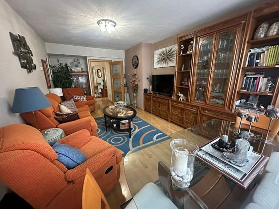 Foto 2 de Pis en venda a Moscardó de 3 habitacions amb terrassa i garatge