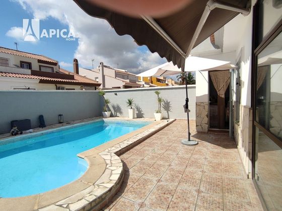 Foto 1 de Casa en venda a Barrios (Los) de 5 habitacions amb piscina i garatge