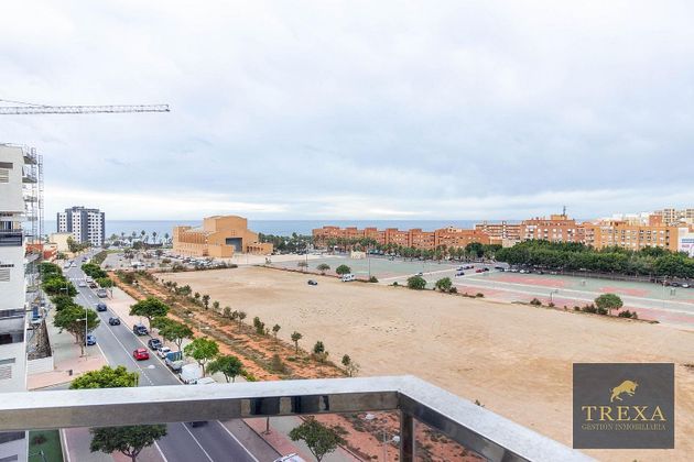 Foto 2 de Àtic en venda a Nueva Almería - Cortijo Grande - Vega de Acá de 4 habitacions amb terrassa i piscina
