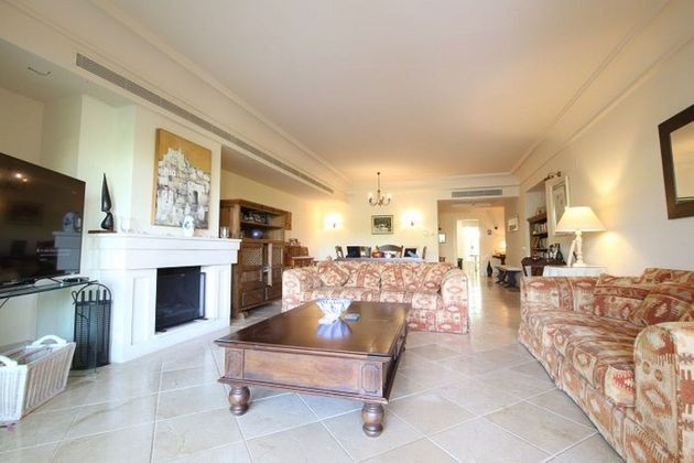 Foto 2 de Piso en alquiler en Sotogrande Alto de 3 habitaciones con terraza y piscina
