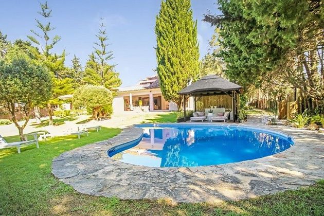 Foto 1 de Xalet en venda a calle Santiago de Compostela de 6 habitacions amb terrassa i piscina