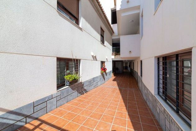 Foto 1 de Pis en venda a calle Alcantara de 1 habitació amb terrassa i piscina