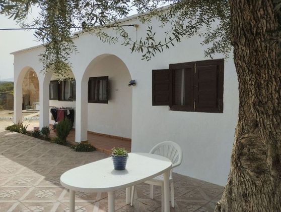 Foto 1 de Chalet en venta en Ugíjar de 3 habitaciones con terraza y jardín