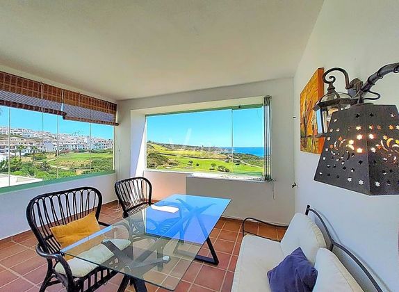 Foto 2 de Piso en alquiler en La Alcaidesa de 2 habitaciones con terraza y piscina