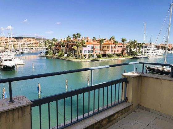 Foto 2 de Dúplex en venda a Puerto de Sotogrande-La Marina de 3 habitacions amb terrassa i garatge