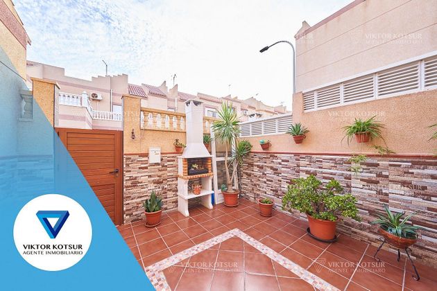 Foto 2 de Venta de casa adosada en Roquetas Centro de 4 habitaciones con terraza y balcón