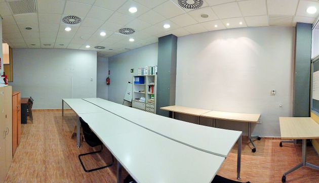 Foto 1 de Oficina en alquiler en avenida De Pablo Iglesias de 220 m²
