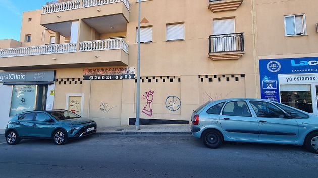 Foto 1 de Local en venda a calle Alcazaba de Almeria de 204 m²