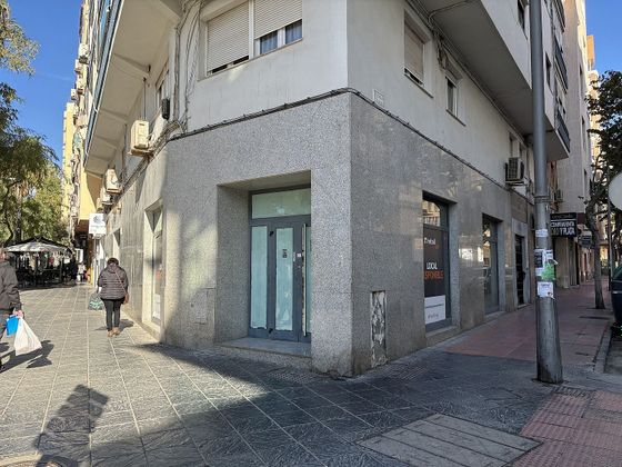 Foto 1 de Alquiler de local en calle Granada de 202 m²