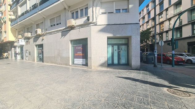 Foto 2 de Alquiler de local en calle Granada de 202 m²
