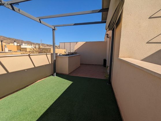 Foto 2 de Alquiler de dúplex en calle Cerro del Almirez de 2 habitaciones con terraza y garaje