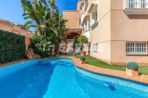 Foto 2 de Casa adossada en venda a Aguadulce Sur de 4 habitacions amb terrassa i piscina