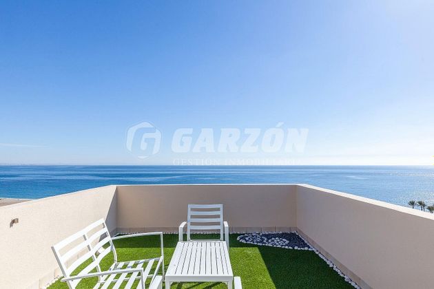 Foto 2 de Àtic en venda a calle Santa Marta de 2 habitacions amb terrassa i piscina