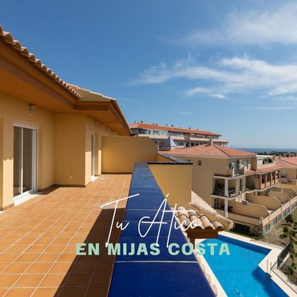 Foto 2 de Ático en venta en El Faro de Calaburra - Chaparral de 1 habitación con terraza y piscina