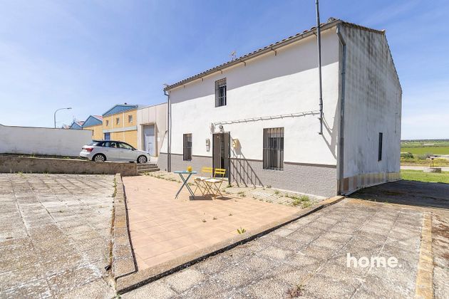 Foto 2 de Casa en venda a calle Del Calvario de 3 habitacions amb aire acondicionat