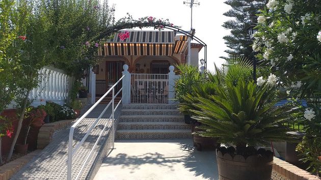 Foto 2 de Chalet en venta en Aguilar de la Frontera de 4 habitaciones con terraza y piscina