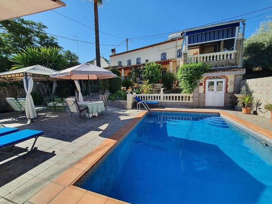 Foto 1 de Casa en venta en Puente Genil de 3 habitaciones con terraza y piscina