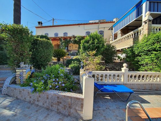 Foto 2 de Casa en venta en Puente Genil de 3 habitaciones con terraza y piscina