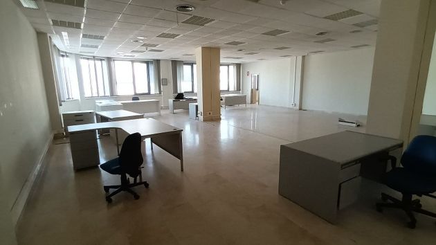 Foto 2 de Oficina en alquiler en avenida Consejo de Europa de 943 m²