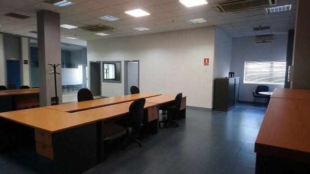 Foto 1 de Oficina en alquiler en avenida Consejo de Europa de 484 m²