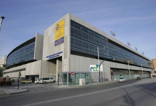 Foto 2 de Edifici en venda a calle Estadio Nuevo Mirandilla de 11612 m²