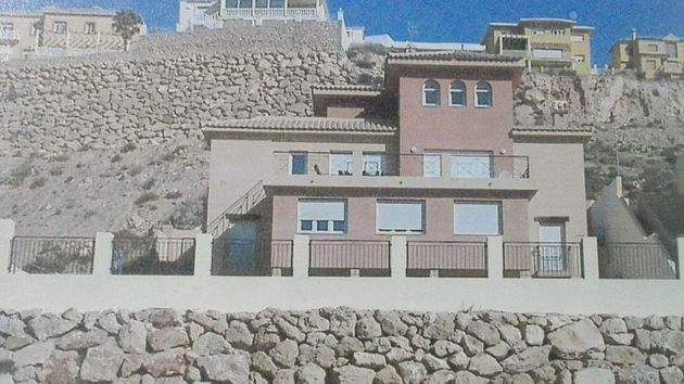 Foto 1 de Venta de chalet en calle Laheguira de 5 habitaciones con terraza y piscina