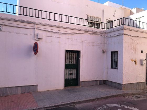 Foto 1 de Casa adossada en venda a Barrio Alto - San Félix - Oliveros - Altamira de 3 habitacions amb terrassa