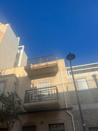 Foto 1 de Casa adosada en venta en Plaza de Toros - Santa Rita de 3 habitaciones con terraza y aire acondicionado