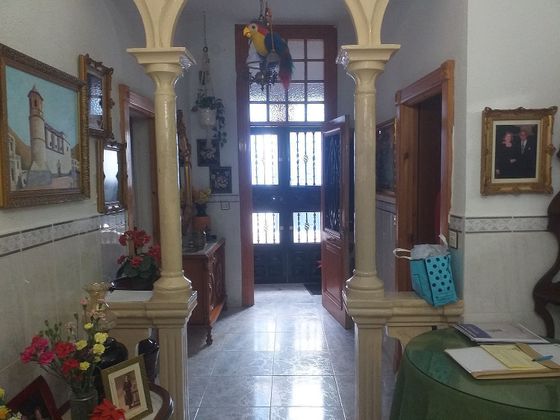 Foto 1 de Venta de casa en Centro - Almería de 3 habitaciones con terraza y garaje