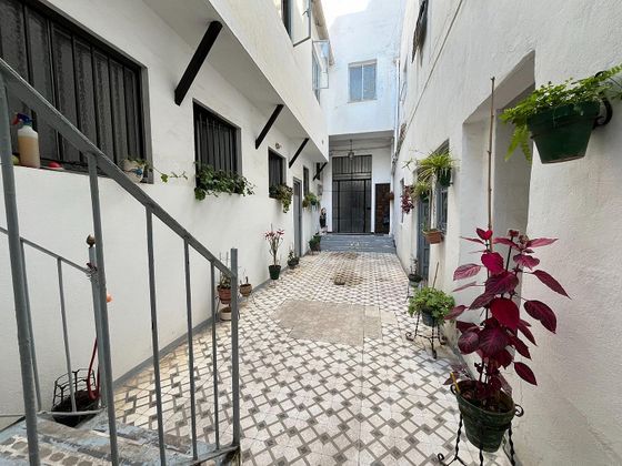 Foto 1 de Casa en venda a Zona Centro de 6 habitacions amb terrassa i balcó