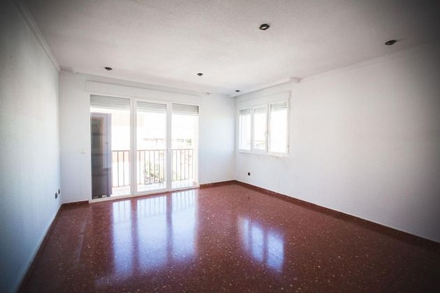 Foto 2 de Venta de piso en Santa Rosa - Valdeolleros de 3 habitaciones con terraza y balcón