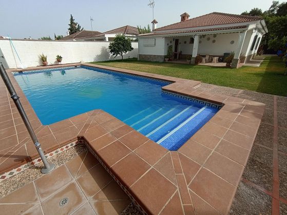 Foto 1 de Xalet en venda a Arcos de la Frontera de 3 habitacions amb piscina i jardí