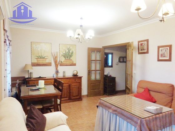 Foto 2 de Pis en venda a plaza De Cañero de 4 habitacions amb terrassa i aire acondicionat