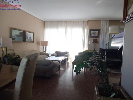 Foto 2 de Piso en venta en Zona Bahía Blanca de 5 habitaciones con terraza y balcón